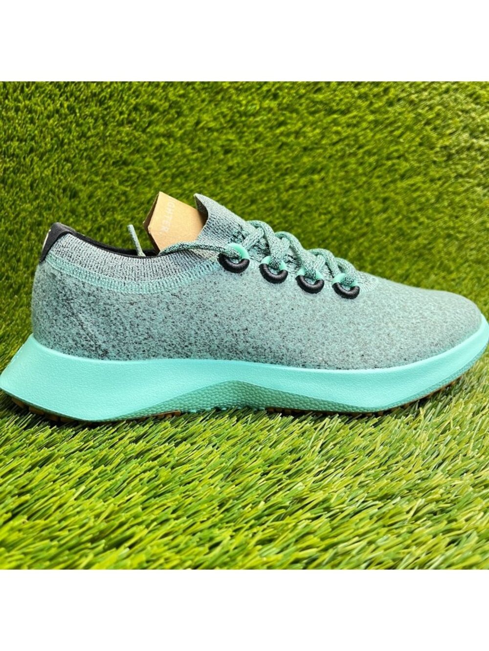 allbirds Women's Sneakers in Mint Green and Aqua